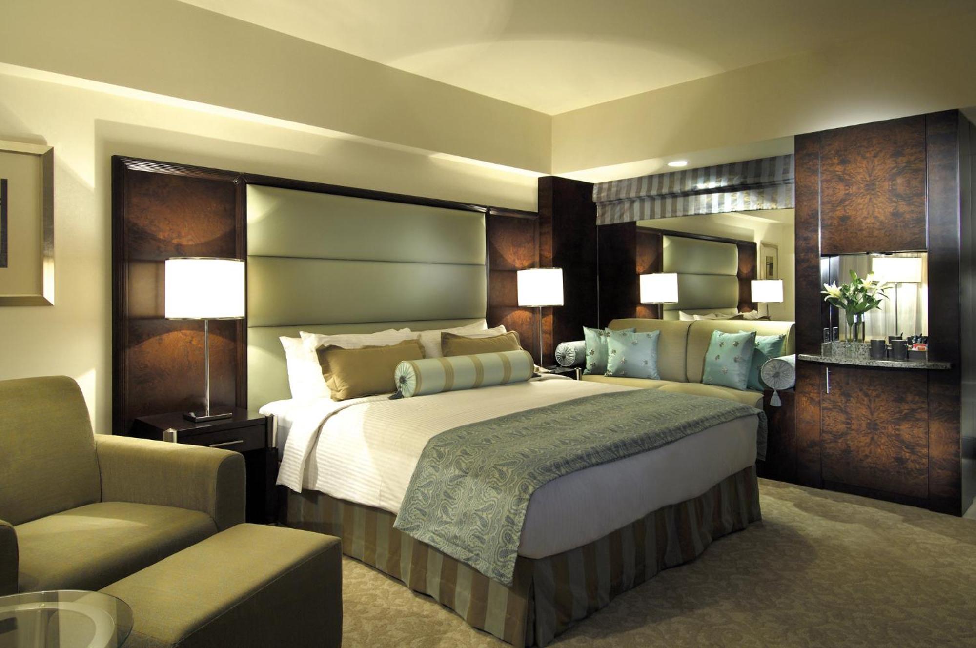 Intercontinental Abu Dhabi By Ihg Hotell Eksteriør bilde A bedroom at the Fairmont